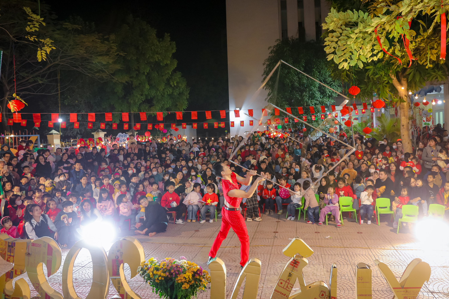 QUAY KHUNG KỲ THÚ LẤY