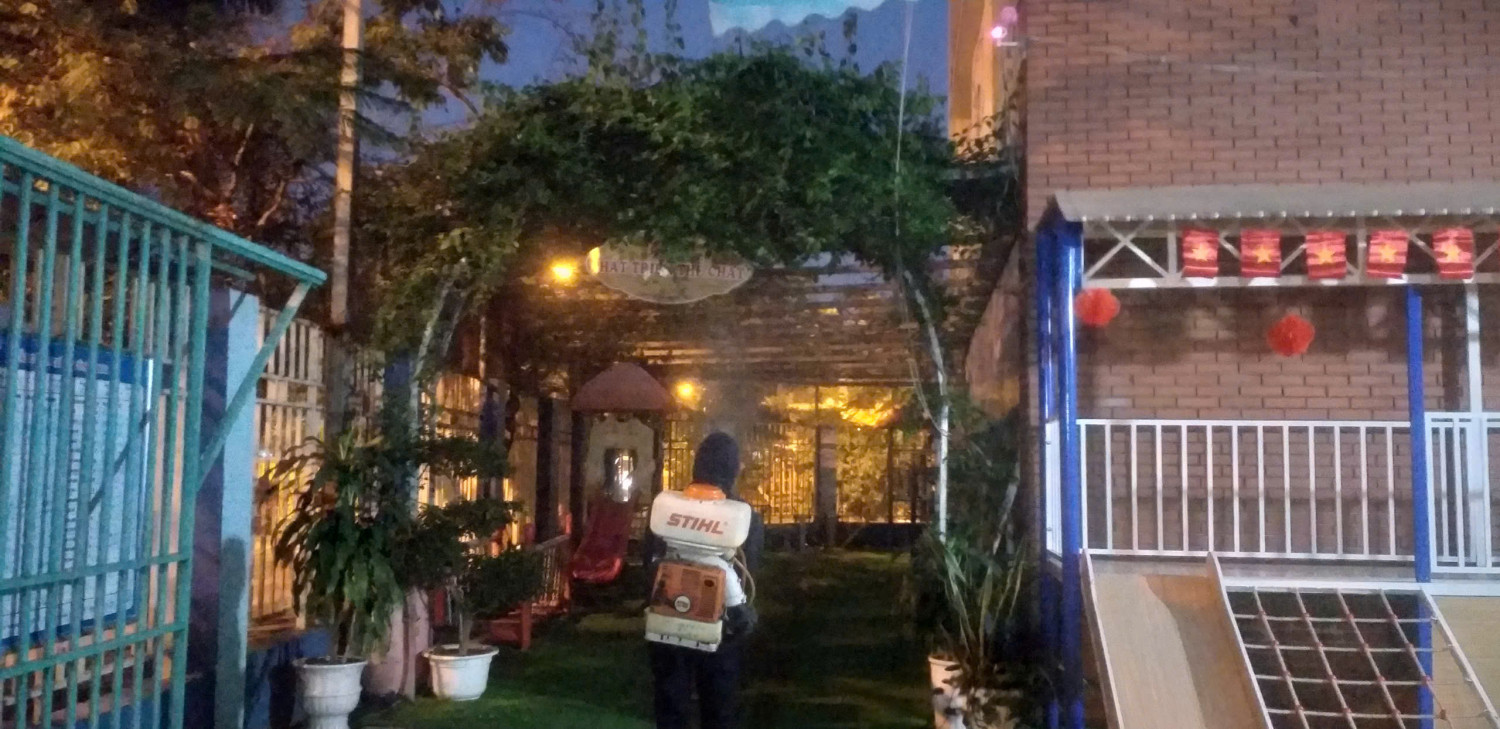 TRƯỜNG MẦM NON YÊN NGHĨA I TỔ CHỨC PHUN THUỐC DIỆT MUỖI PHÒNG CHỐNG DỊCH SỐT XUẤT HUYẾT NĂM 2025